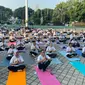 Yoga bersama yang diselenggarakan oleh Kedutaan Besar India di Jakarta pada Jumat (21/6/2024) di Kemenpora, Jakarta Pusat (Dok: Najma Ramadhanya)