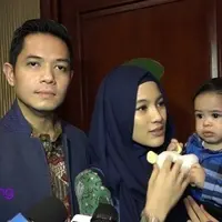 Pasangan Dude Harlino dan Alyssa Soebandono yang menikah pada 22 Maret 2014, telah dikaruniai seorang putra yang bernama Muhammad Dirgantara Ariendra Harlino pada tanggal 19 Februari 2015.