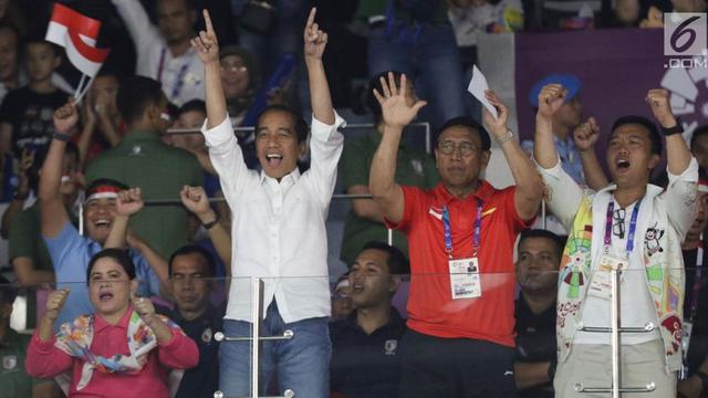 keseruan Presiden Jokowi nonton AG (Foto: liputan6.com)