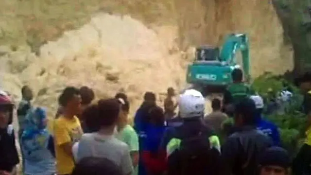 Penggali Batu Tewas Tertimbun Batu Tebing 