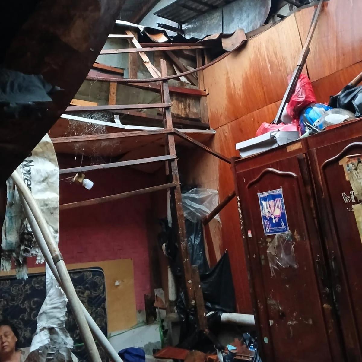 Atap rumah ambruk di Jaktim