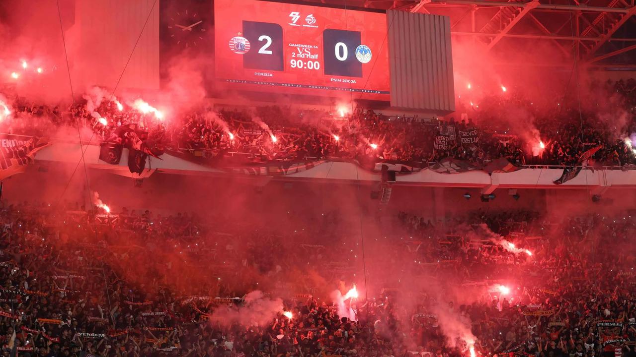 FOTO: Atmosfer Membara di SUGBK, Persija–PSIM Pecahkan Rekor Penonton Liga