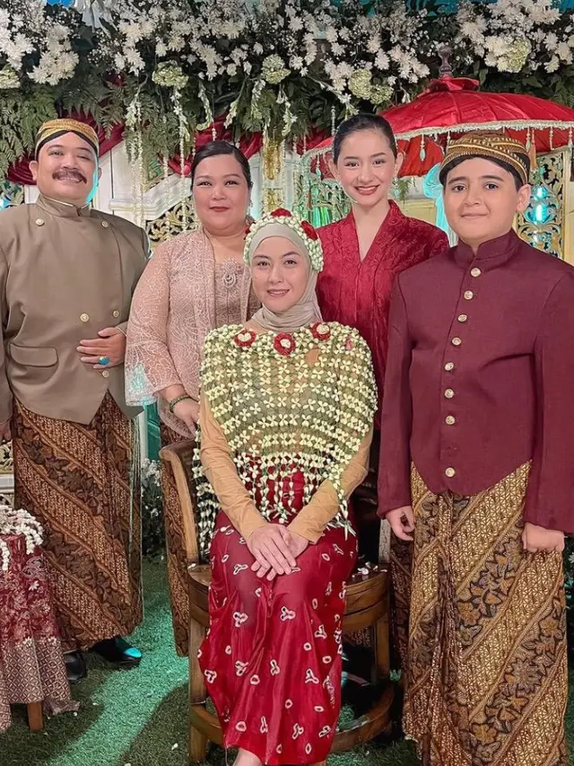 Potret Sesi Penyiraman Pengantin Nabila (Instagram/@vatemat)