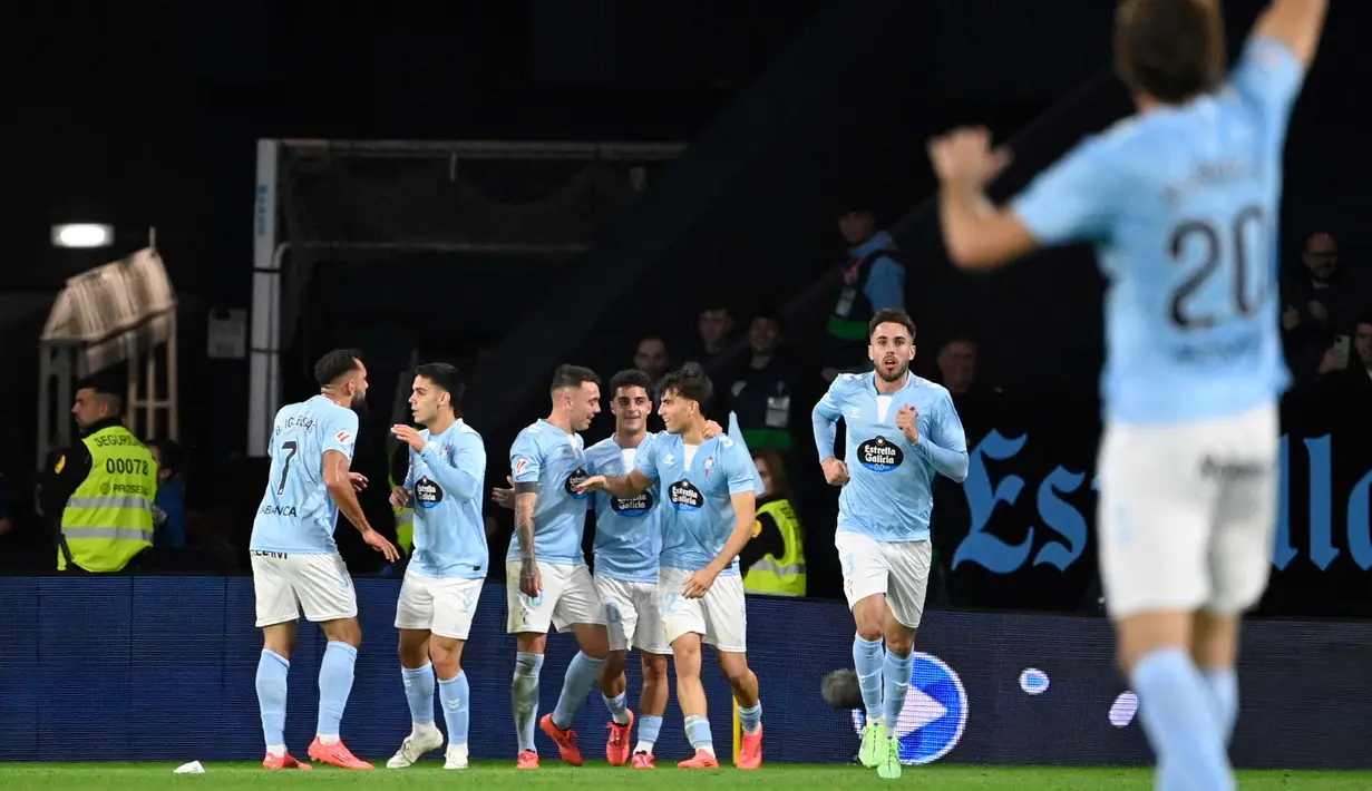 Dua menit berselang atau menit ke-86, Hugo Alvarez berhasil mencetak gol penyeimbang yang bertahan hingga laga usai. (MIGUEL RIOPA/AFP)