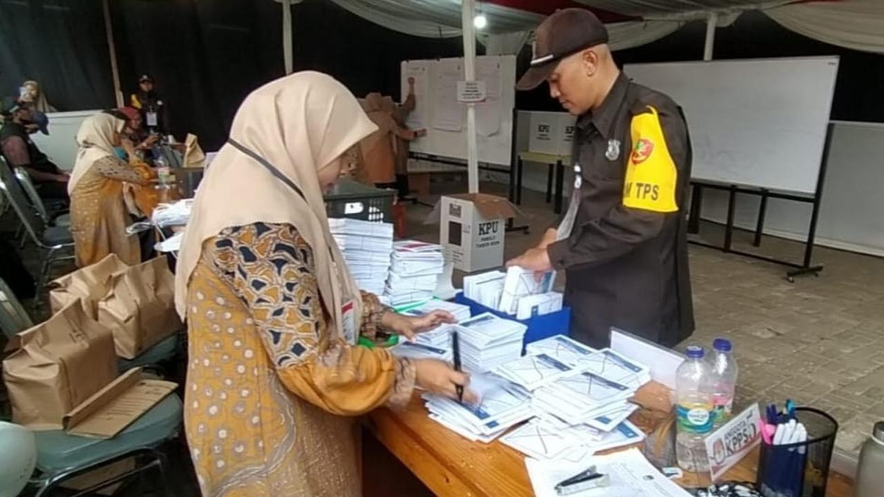 Ketua KPPS di Jaktim Dipecat usai Diduga Coblos Surat Suara Pramono-Rano Karno