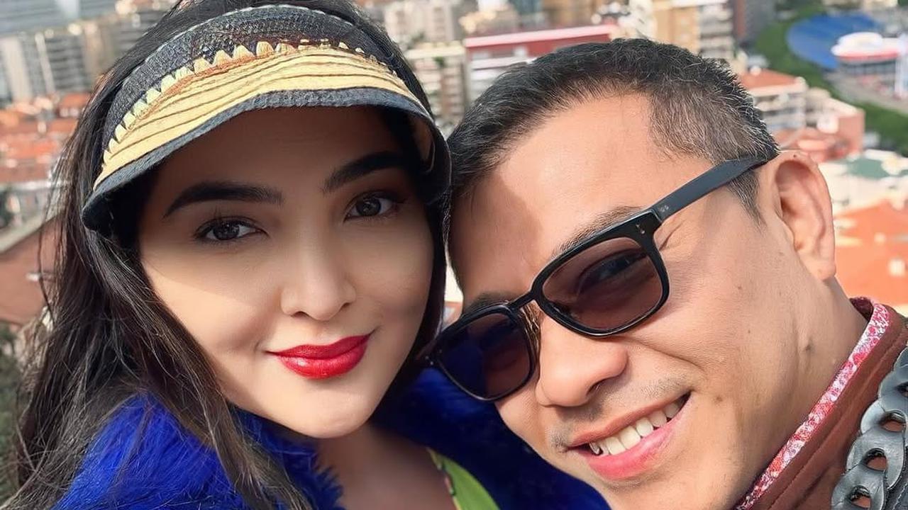 5 Potret Mesra Ashanty dan Anang Hermansyah Liburan di Monaco, Tampil Serasi