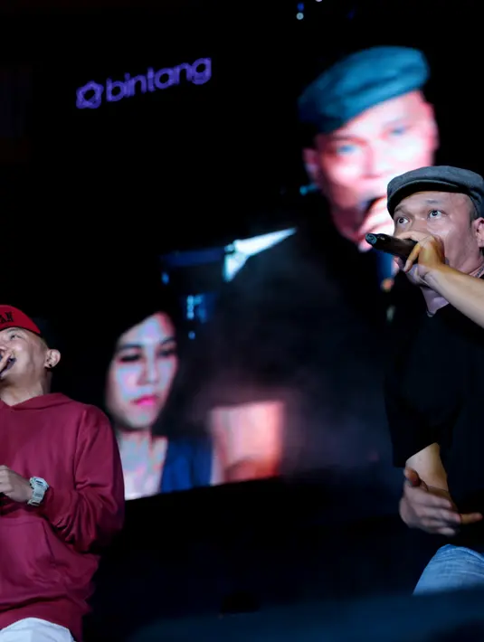 Ada kepuasan tersendiri bagi Iwa K, lantaran bintang.com tidak hanya menampilkan berita-berita musik. Tapi juga benar-benar mengapresiasinya dengan suguhan konser yang baik. (Adrian Putra/Bintang.com)