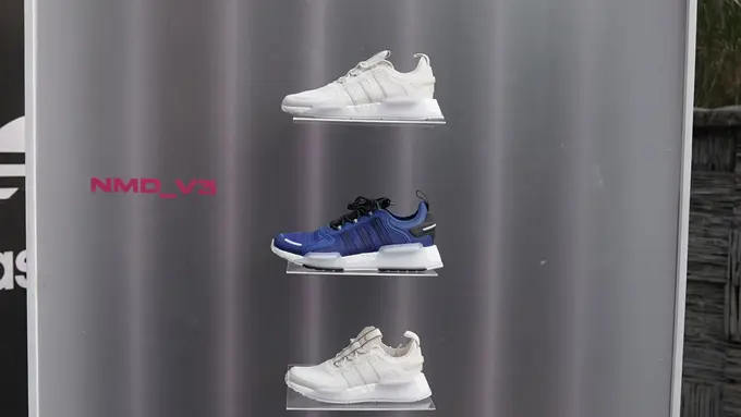 adidas NMD V3