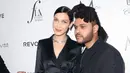 “Dia (The Weeknd) merasa perlu meminta maaf pada Bella untuk beberapa hal. Dia juga sangat berharap bisa bertemu dengannya dan membicarakan semuanya. Hal penting baginya untuk bisa hidup di lingkungan positif,” tambahnya. (AFP/Frederick M.Brown)