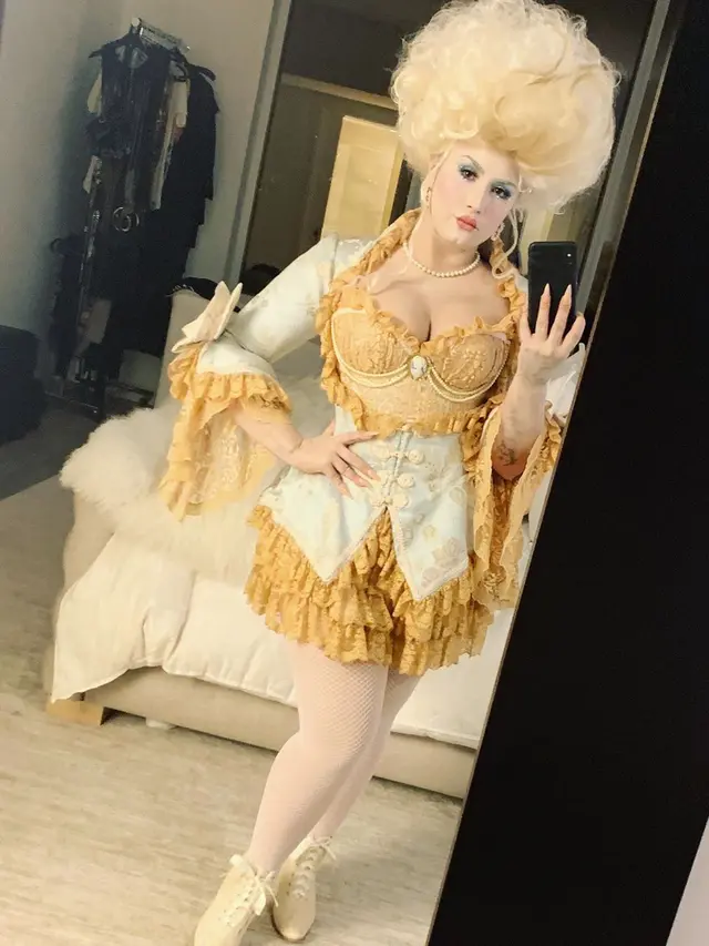 [Fimela] Kostum Halloween Demi Lovato