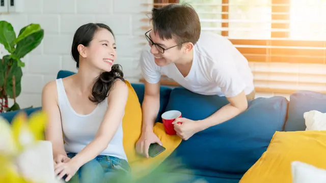 perempuan dan hubungan dipertahankan