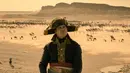 Sony Pictures Entertainment telah resmi merilis trailer film terbaru berjudul Napoleon pada 10 Juli 2023. Film yang menceritakan kisah jenderal ikonis Prancis, Napoleon Bonaparte, ini dikabarkan akan tayang perdana pada 23 November tahun ini. (Apple TV+ via AP)