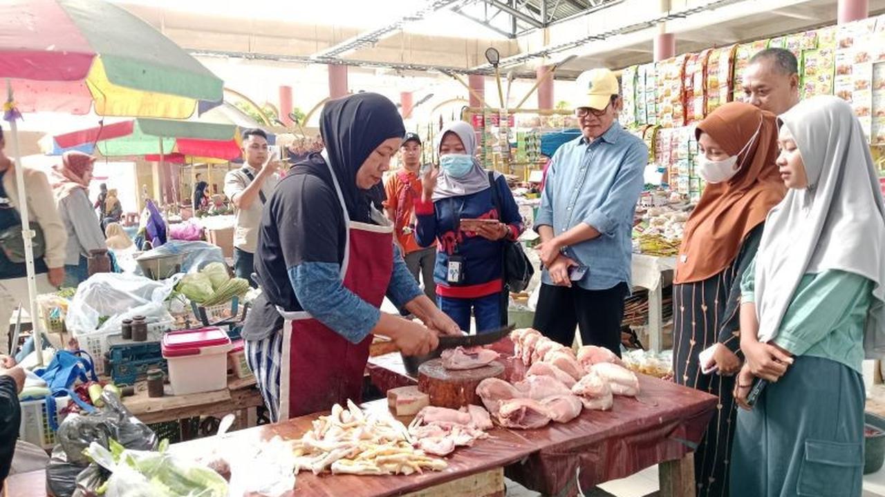 Wabup Lombok Tengah Ingatkan Pedagang Jaga Stabilitas Harga Sembako Jelang Lebaran