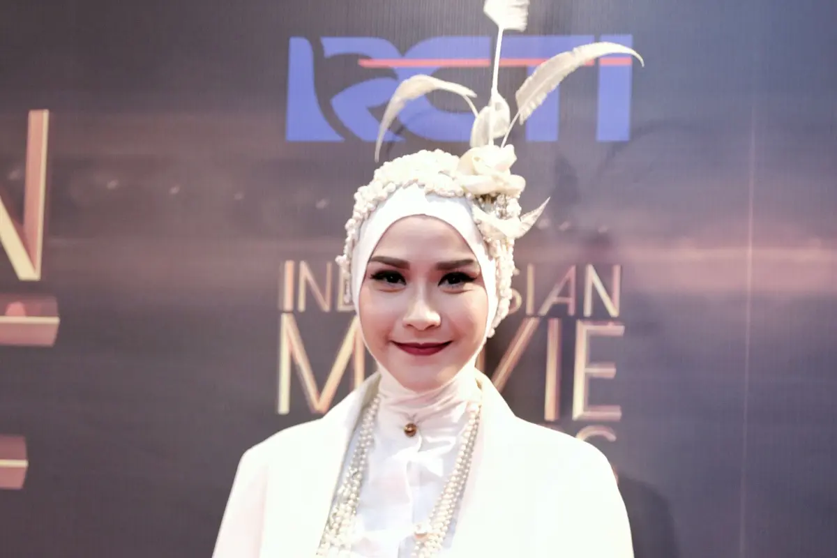 [Bintang] Zaskia Adya Mecca