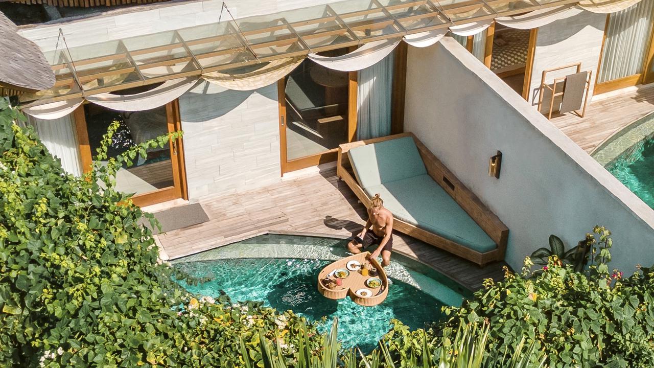 Vila Unik di Seminyak Bali yang Punya Kolam Renang Ikonik