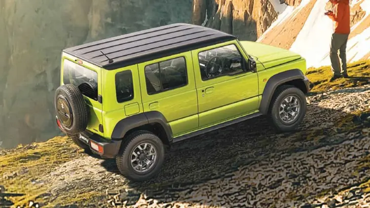 7 Potret Suzuki Jimny 5-Door, Panjangnya Hampir Empat Meter! - Mobil