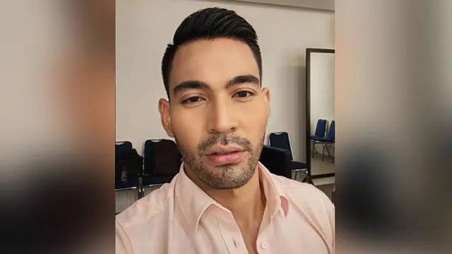 4 Pesona Robby Purba yang Bikin Wanita Jatuh Hati