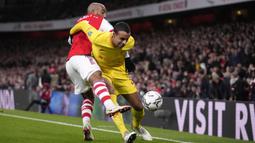 Liverpool sempat mencetak gol pada menit ke-12 melalui Joel Matip. Namun gol akhirnya dianulir wasit akibat sang pemain telah terperangkap offside sebelum menyundul bola masuk ke dalam gawang. (AP/Matt Dunham)