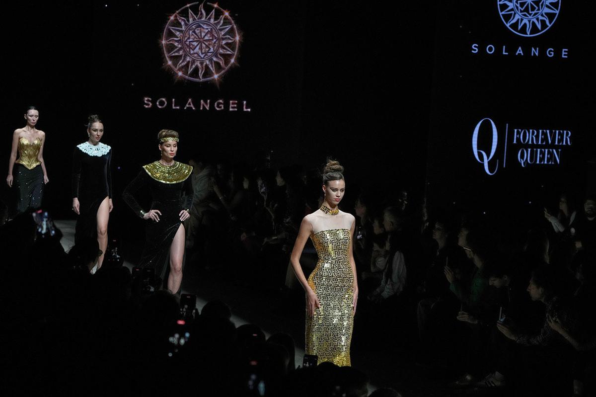 Semarak Peragaan Busana Solangel di Moscow Fashion Week