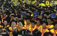 Viral Video Wisudawan Bawa Poster 'Peringatan Darurat' di Upacara Wisuda, Ini Reaksi UI