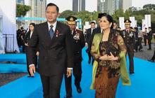 Detail Kebaya Floral Annisa Yudhoyono saat Hadiri HUT Bhayangkara Bersama AHY, Anggun Bersahaja