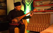 Mengenal Tingkilan, Ketika Warga Kutai Berbalas Pantun Sambil Bermain Musik Gambus