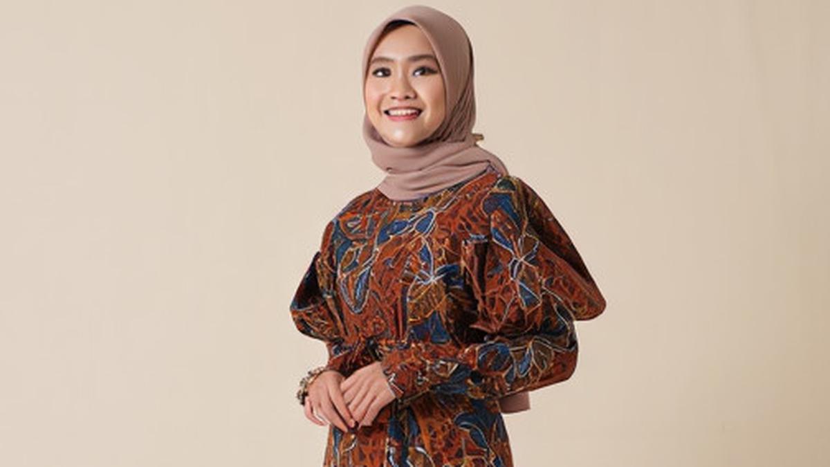 8 Gaya Batik Kombinasi Lengan Puff Hijab Friendly, Anti Gerah dan Nyaman Dikenakan