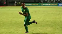 Selebrasi gol Irfan Jaya dalam duel Persebaya Vs Perseru dalam lanjutan penyisihan Grup C Piala Presiden 2018. (Bola.com/Aditya Wany)