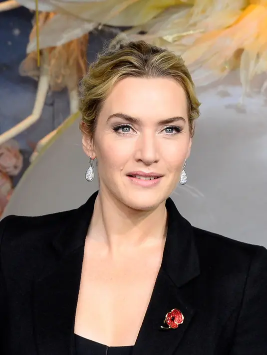 Kate Winslet dan Liam Hemsworth terlibat kerjasama untuk film terbaru bertajuk The Dressmaker.  (AFP/Bintang.com)