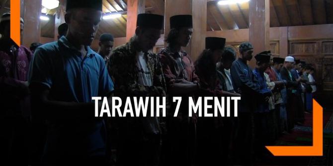 VIDEO: Padepokan Ini Ajarkan Tarawih 23 Rakaat dalam 7 Menit