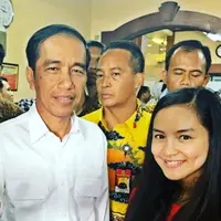 Intan Nuraini dan Presiden Joko Widodo (Instagram/@intan_nuraini23)