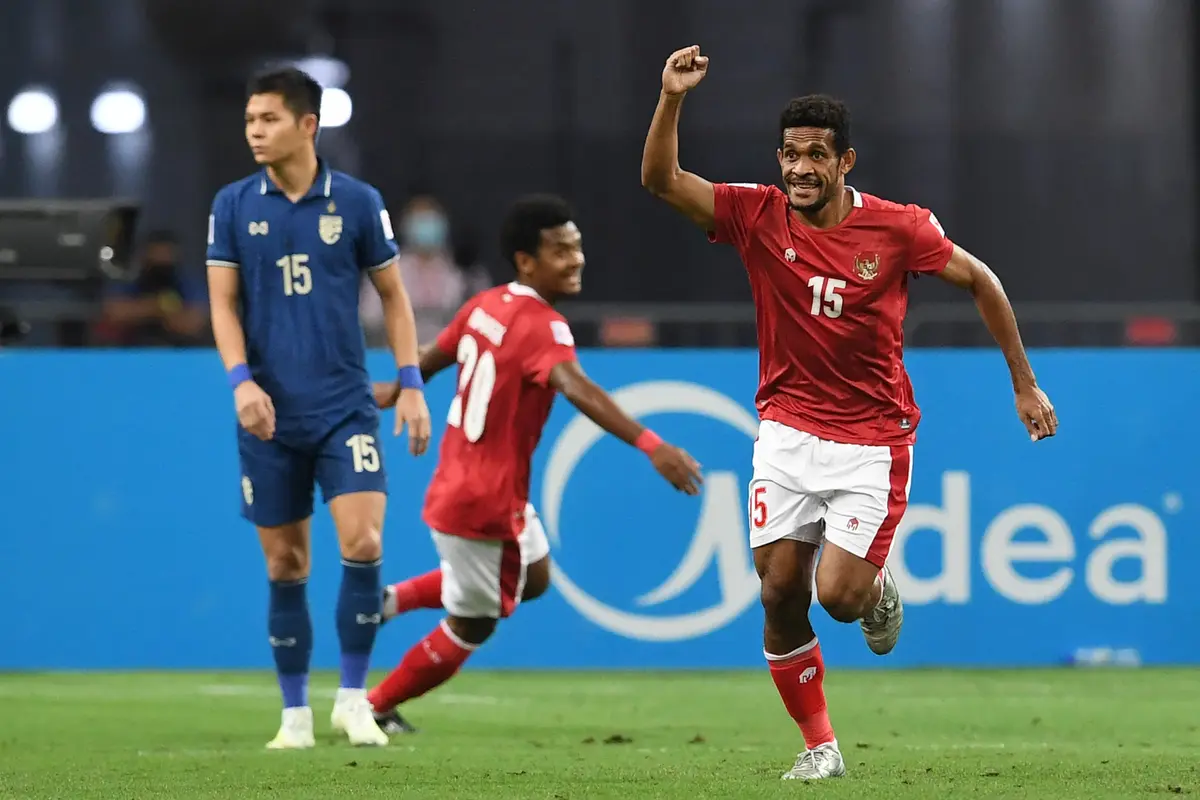 Gelandang Timnas Indonesia, Ricky Kambuaya ketika mencetak gol ke gawang Timnas Thailand di final Piala AFF 2020.