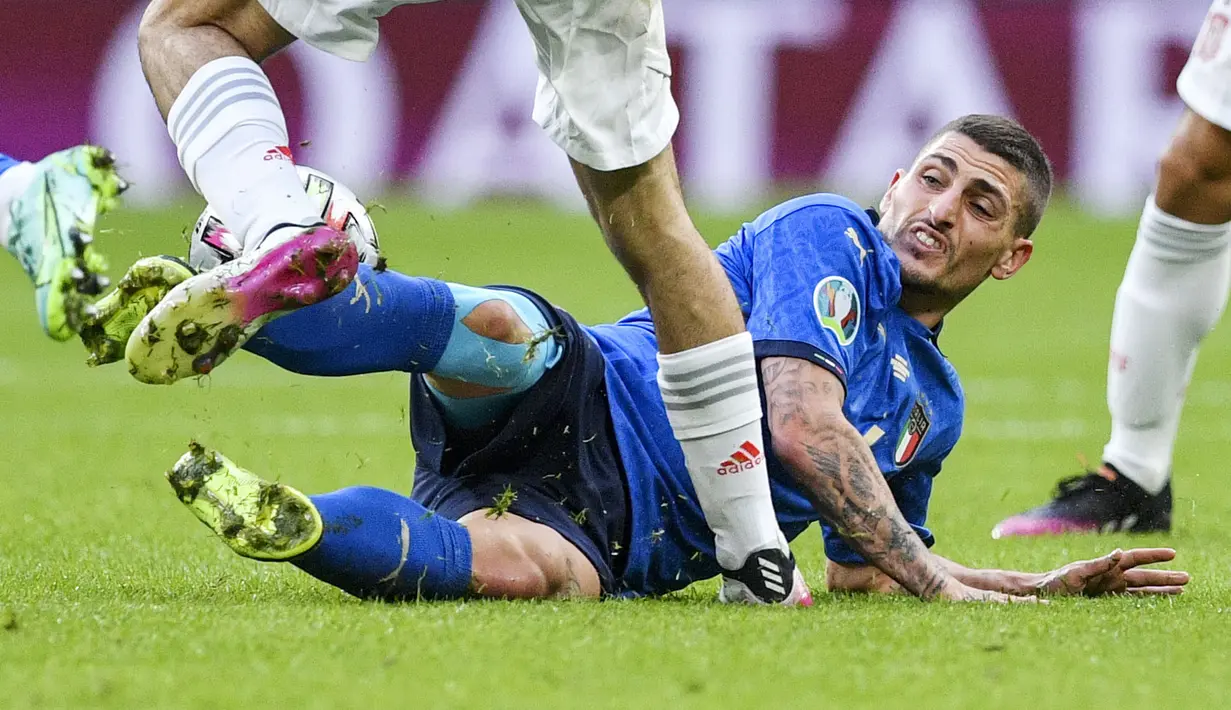 Marco Verratti - Pemain PSG ini tampil apik di sepanjang Euro 2020. Verratti tercatat  menciptakan peluang paling banyak dengan 14 kali percobaan dan memenangkan delapan tekel. (Foto:AP/Justin Tallis)