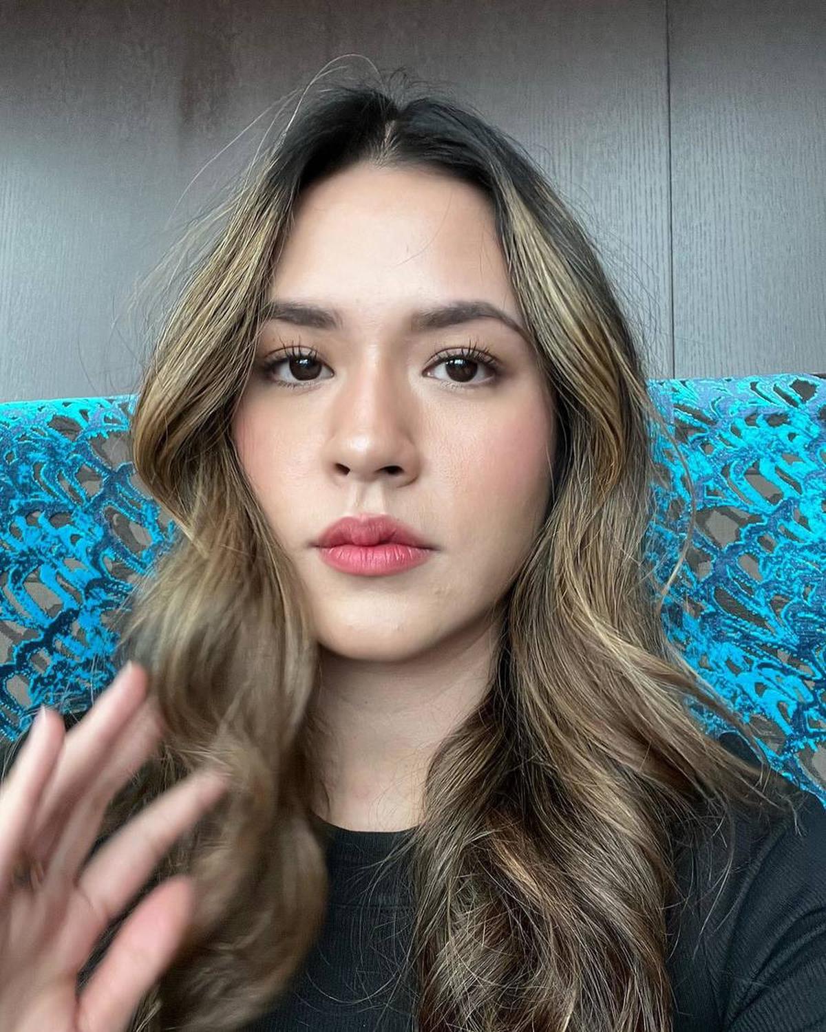 Raisa Tampil Dengan Makeup Natural