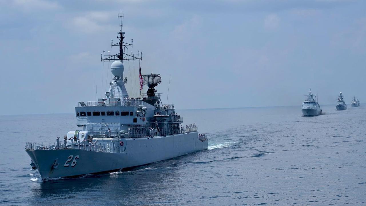 KRI Bung Tomo-357 Latihan Laut Gabungan dengan Kapal Perang Negara ASEAN di Selat Malaka