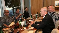 Pertemuan BP Batam dengan perusahaan AS McDermott di Goji Kitchen &amp; Bar Batam Marriot Hotel Harbour Bay, Minggu (7/8/2022).