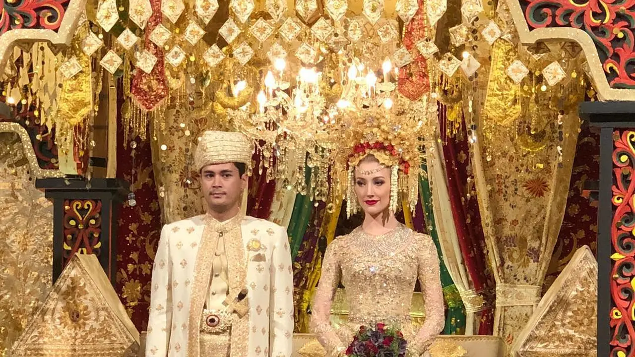 [Bintang] Panji Trihatmodjo dan Varsha Stauss