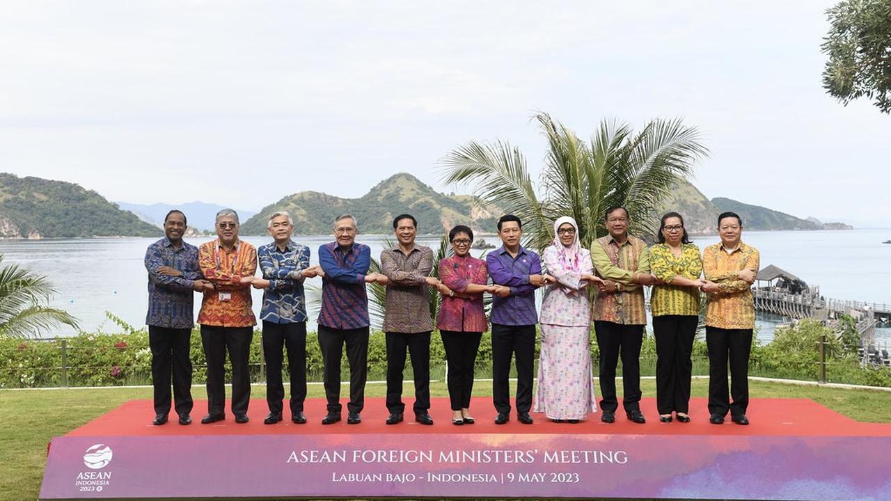 Pertemuan ASEAN Foreign Ministers' Meeting sebagai rangkaian acara KTT ke-42 ASEAN 2023 di Labuan Bajo, Nusa Tenggara Timur pada 9 Mei 2023. (Foto: Sekjen ASEAN)