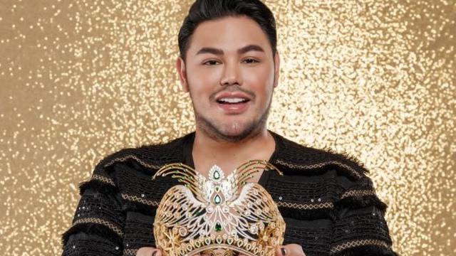 Andina Julie tampil memukau gunakan mahkota Miss Grand Indonesia 2022 hasil rancangan Ivan Gunawan