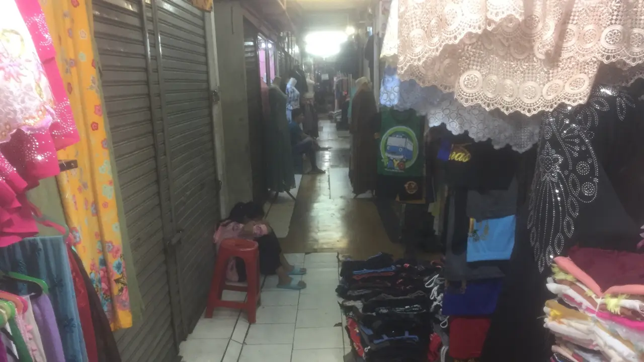 Kondisi toko-toko di Blok G Tanah Abang. (Liputan6.com/Delvira Hutabarat)