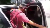 Viral Video Pengemis di Aceh Kepergok Kendarai Mobil Mewah