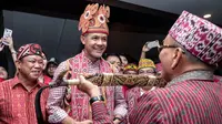 Calon Presiden Ganjar Pranowo mendapat dukungan dari organisasi Dewan Adat Dayak (DAD) Kalimantan Barat (Istimewa)
&nbsp;