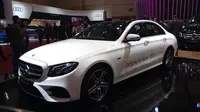 Mercedes-Benz E 300 e EQ Power di GIIAS 2019 (Dian/Liputan6.com)