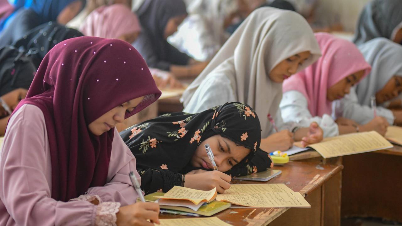 FOTO: Ramadan Menghidupkan Tradisi Kajian Kitab Kuning di Pesantren