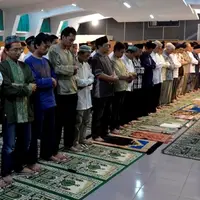 Ketahui bacaan niat salat tarawih biar salatmu makin khusyuk.