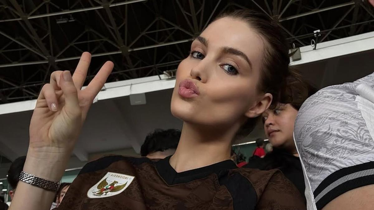 Tanpa Jersey Merah Putih, Model Luna Bijl Tampil Cantik Dukung Maarten Paes Berlaga Timnas Indonesia vs Bahrain