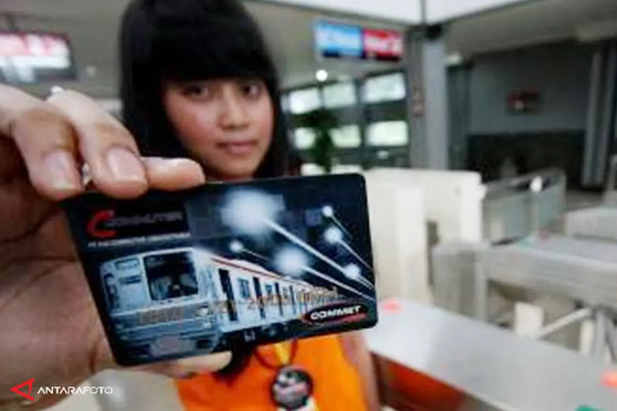 tiket-elektronik-kereta-130626b.jpg