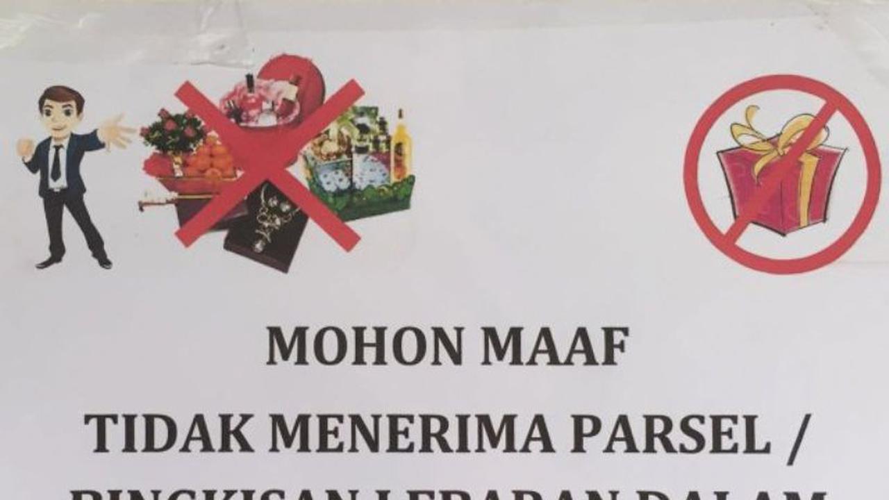 Pengumuman Tolak Bingkisan dan Parsel di Rumah Menteri Yuddy (Menpan.go.id)