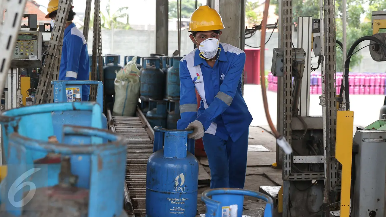 20160105- Tabung Gas 12 Kg Turun Harga-Jakarta-Angga Yuniar