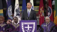 Presiden Obama mendadak menyanyikan lagu “Amazing Grace”, para hadirinpun tidak segan-segan ikut menyanyi bersama. 